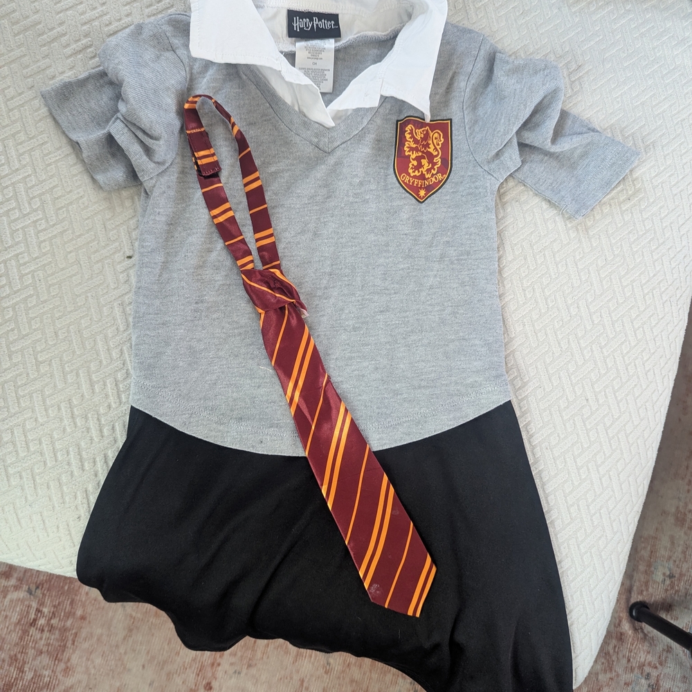 Warner Bros. Harry Potter White and Gray Apparel